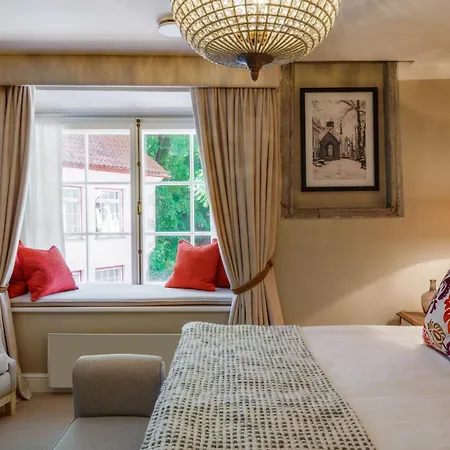 Hotel Schloessle - Small Luxury Of The World Tallin